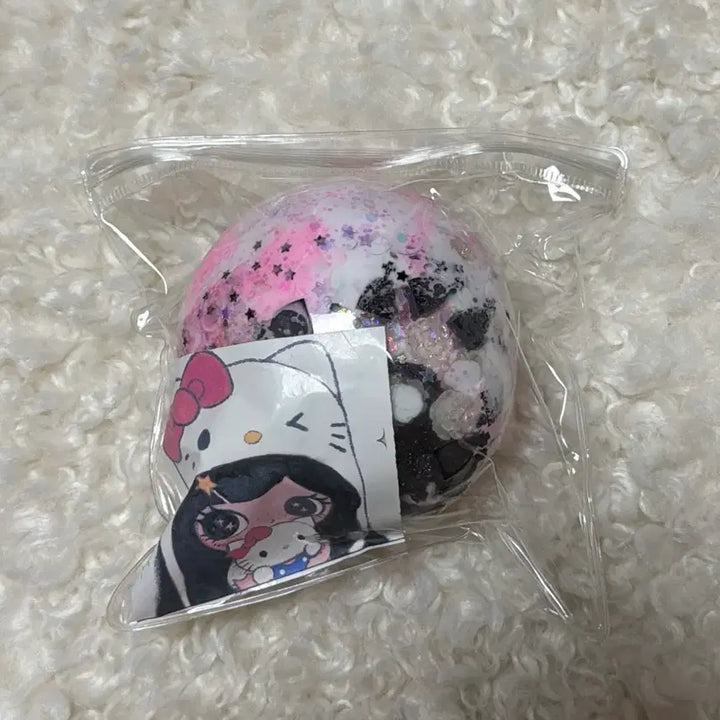 [BUNJANG] Pineapple Shop Hello Kitty Squeeze Toy / 유명한 파인애플샵 키티 슬랑이