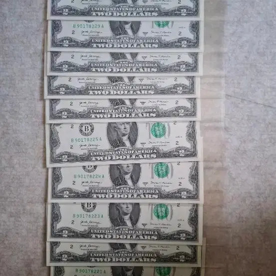 [BUNJANG] Lucky $2 Bills Bundle (10 pcs) - Uncirculated / 행운의 2달러 완전미사용 10장 일괄분양합니다