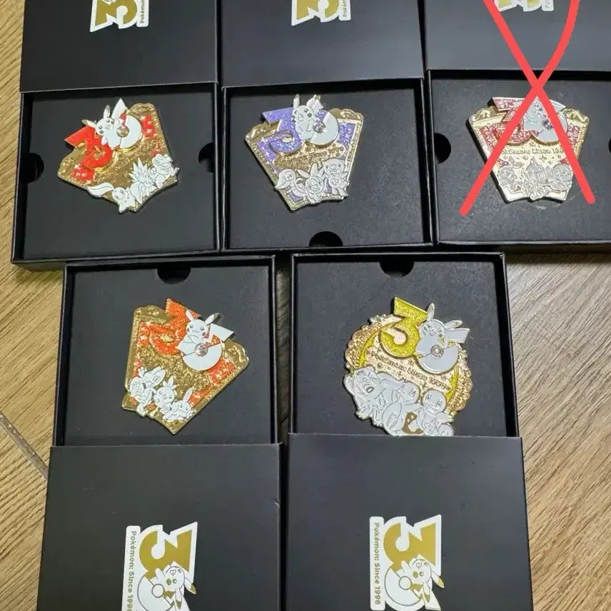 [BUNJANG] Pokemon Store Monthly Badge Collection (Sealed, Bundle Set) / 포켓몬 스토어 3월, 4월, 5월, 7월 뱃지 개봉 일괄