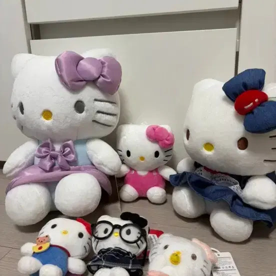 [BUNJANG] Hello Kitty Doll Set / 헬로키티 인형 세트