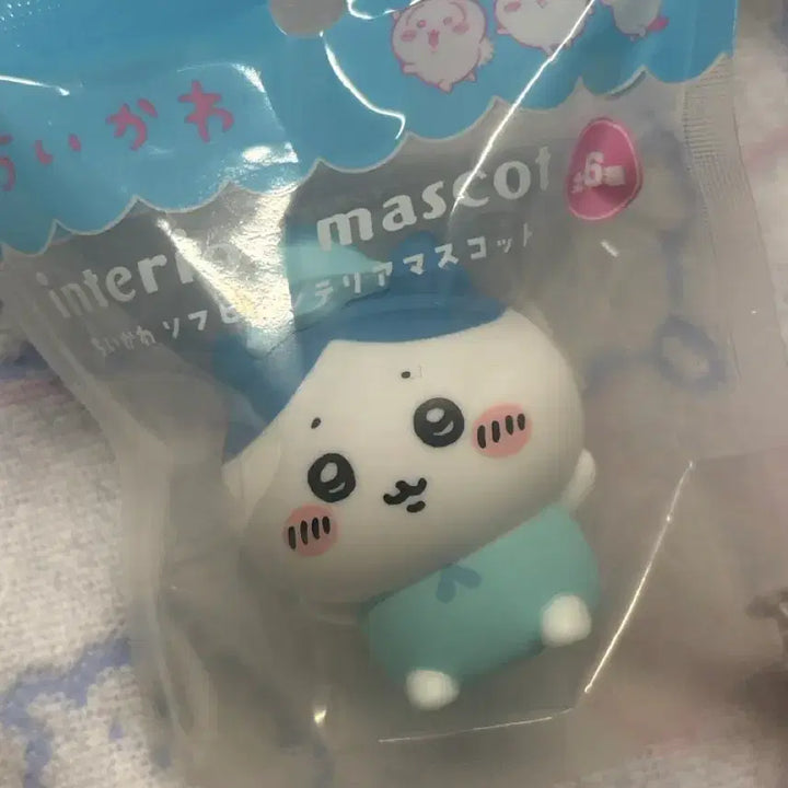 [BUNJANG] Chiikawa Hachiwara Interior Mascot / 먼작귀 치이카와 인테리어 마스코트 하치와레