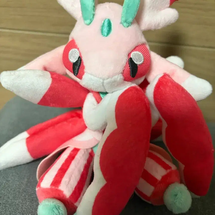 [BUNJANG] Lurantis Plush / 포켓몬 인형 라란티스 fit