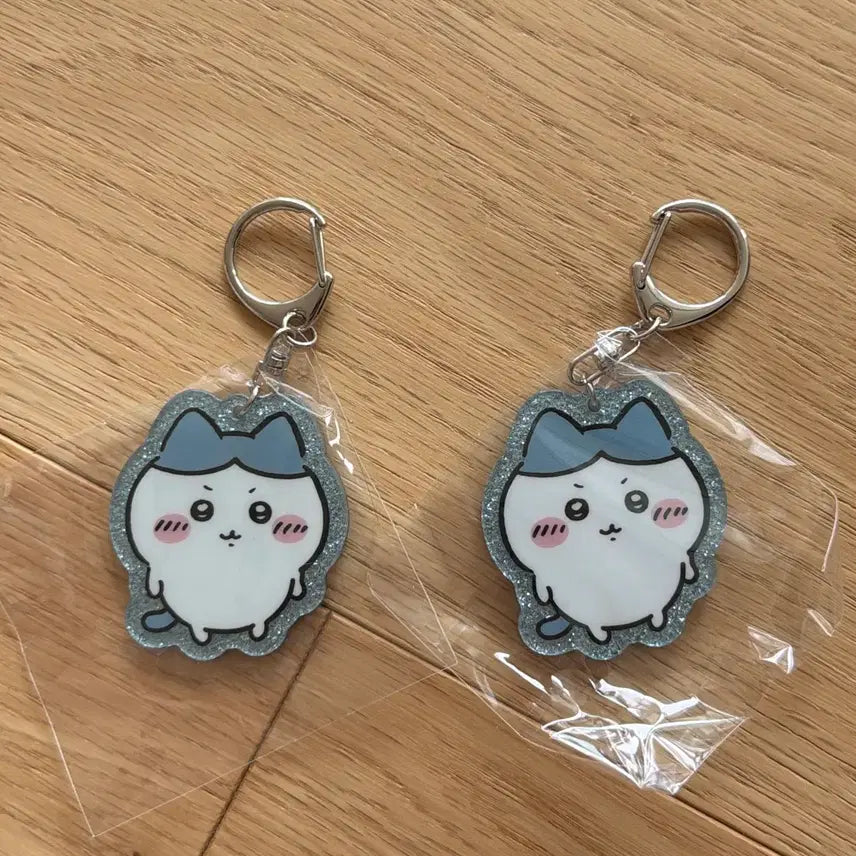 [BUNJANG] Chikawa Glitter Acrylic Keychain Hachiware (Sealed) / (미개봉) 치이카와 글리터 아크릴 키링 하치와레