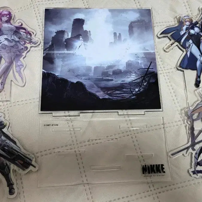 [BUNJANG] Nikke &amp; Brown Dust 2 Merchandise Bundle Set / 가격내림)니케 브더2 굿즈 일괄 판매