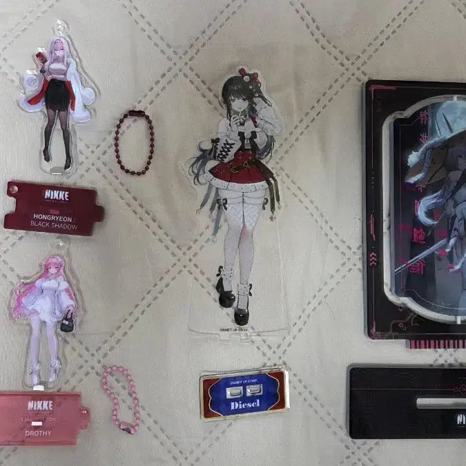 [BUNJANG] Nikke &amp; Brown Dust 2 Merchandise Bundle Set / 가격내림)니케 브더2 굿즈 일괄 판매