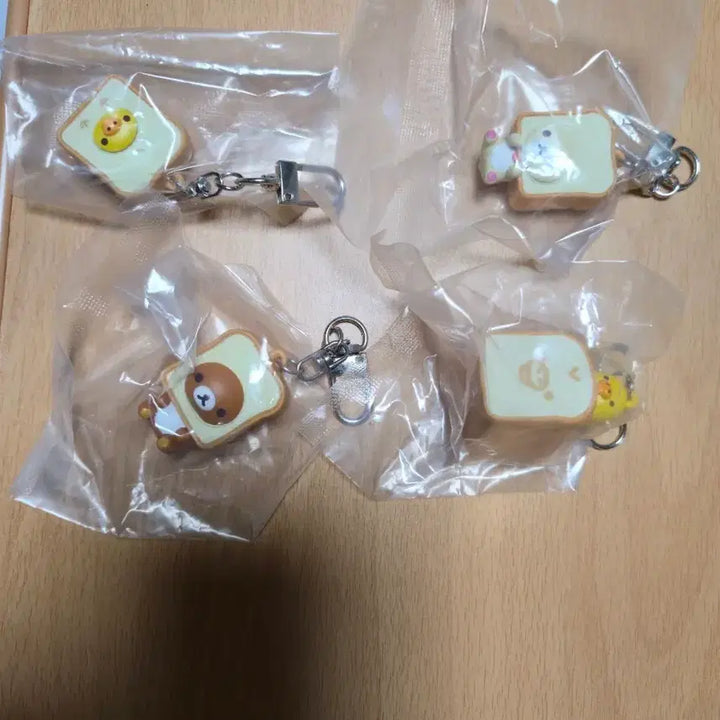 [BUNJANG] Rilakkuma Bread Charm Set (4 Types) / 리락쿠마 식빵 키링 4종