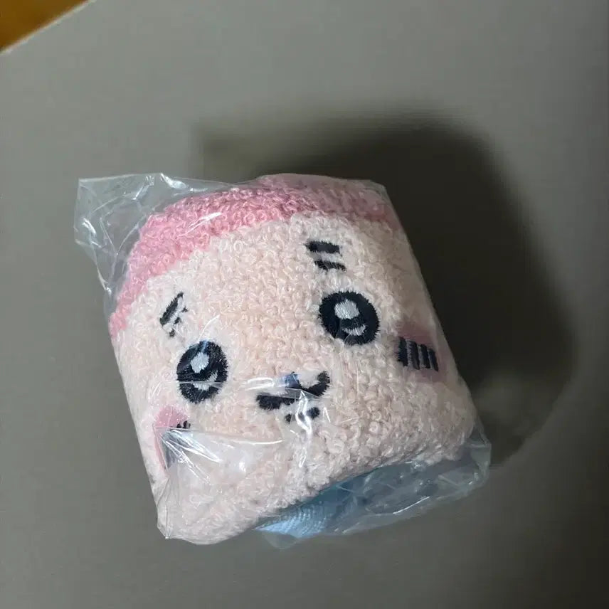 [BUNJANG] Chiikawa "Kani" Pouch / 치이카와 카니 (헌책방) 파우치