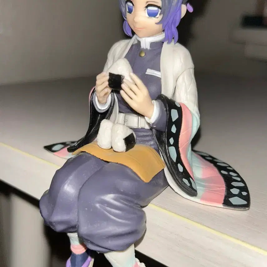 [BUNJANG] Shinobu Sitting Figure / 시노부 앉아있는 피규어