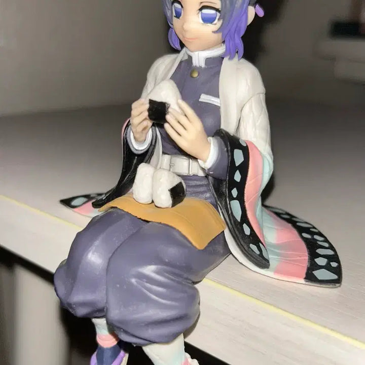 [BUNJANG] Shinobu Sitting Figure / 시노부 앉아있는 피규어
