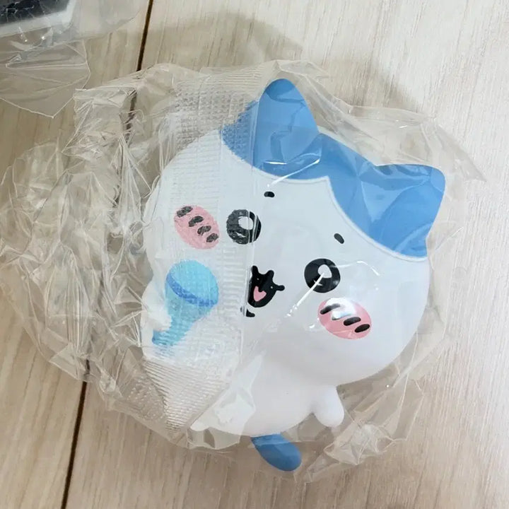 [BUNJANG] Chiikawa Hachiware Light Clip Gacha / 먼작귀 치이카와 라이트 클립 가챠 하치와레
