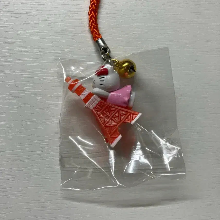 [BUNJANG] Hello Kitty Tokyo Tower Classic Strap / 헬로키티 도쿄타워 한정 고전 키티 스트랩 키링