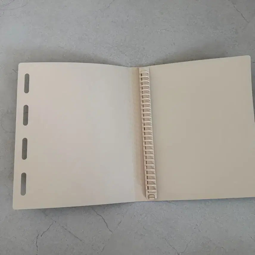 [BUNJANG] Green Binder with Inserts / 초록색 바인더