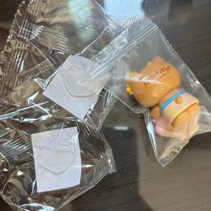 [BUNJANG] Tanning Hello Kitty Figure / 태닝 헬로키티 키티 히퍼