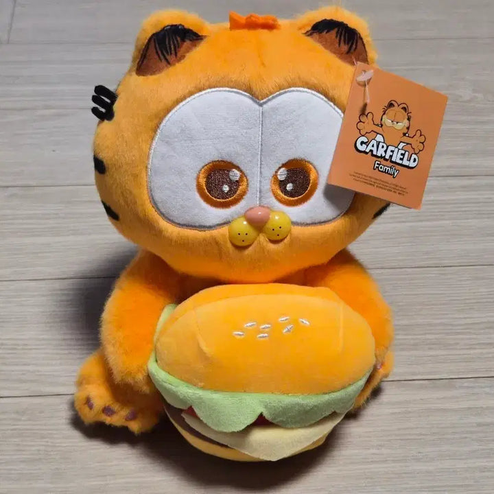 [BUNJANG] Garfield Hamburger Medium Plush Doll / 가필드 햄버거 중형 인형