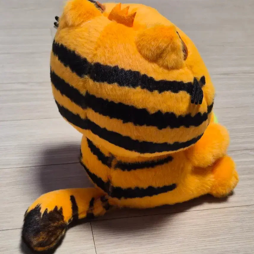 [BUNJANG] Garfield Hamburger Medium Plush Doll / 가필드 햄버거 중형 인형