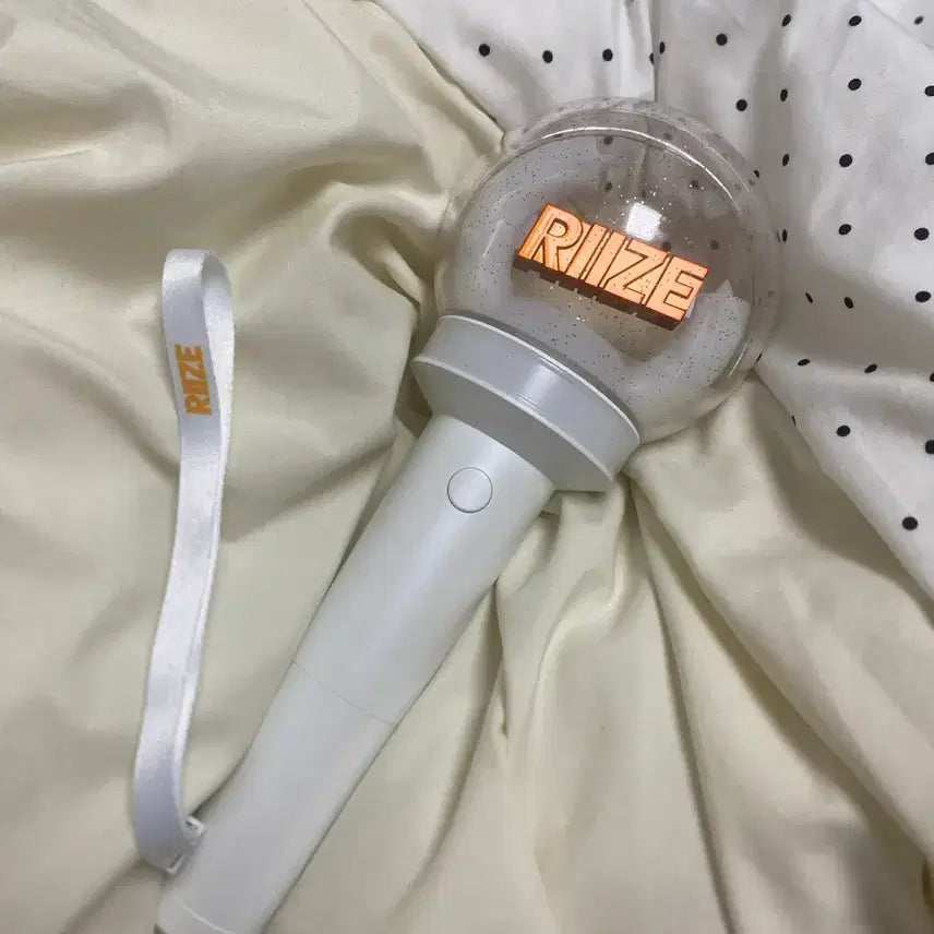 [BUNJANG] RIIZE Official Lightstick (Lavoong) / 라이즈 응원봉 라브봉 양도합니당