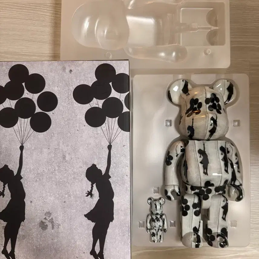 [BUNJANG] Bearbrick 400% Banksy Collaboration / 베어브릭 400%