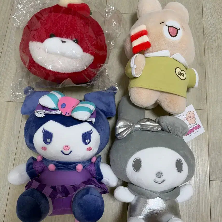 [BUNJANG] Sanrio "Uso Uso" and Other Medium-Sized Dolls Set (4 Types) / 정품 산리오, 우소우소 등 중형인형 일괄 4종세트