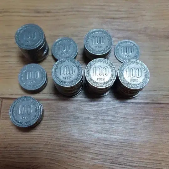 [BUNJANG] 100 Won Coin Assortment (1973-1989) / 100원 동전 (1973년~1989년)