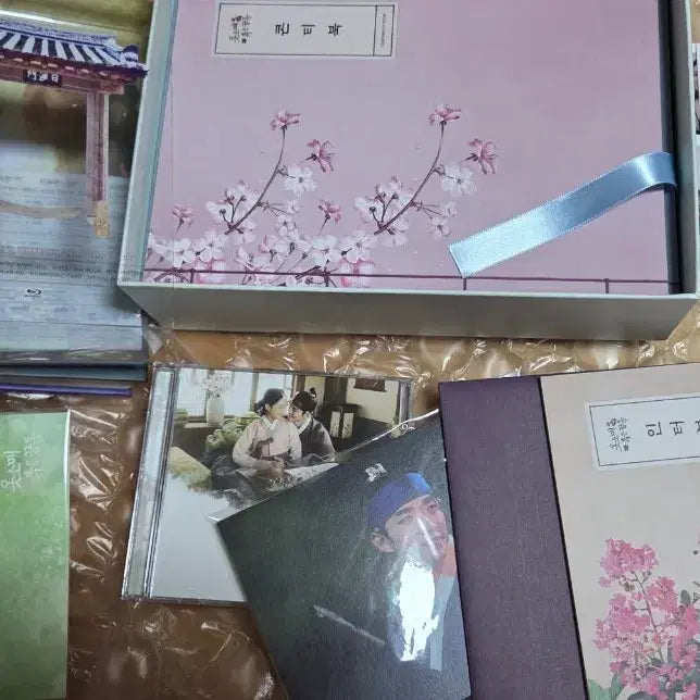 [BUNJANG] The Red Sleeve Photo Essay &amp; Blu-ray Set / 옷소매 붉은 끝동 포토에세이 및 블루레이 세트