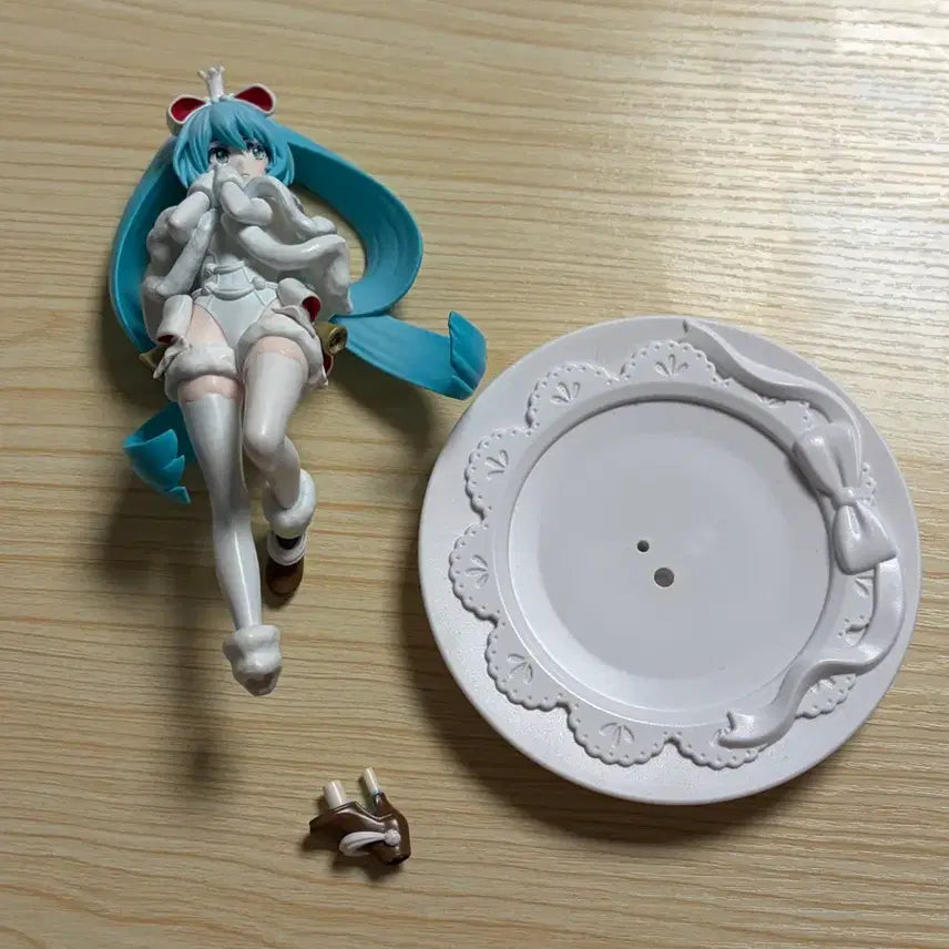 [BUNJANG] Hatsune Miku Figure (Damaged) / 미쿠 피규어 파손