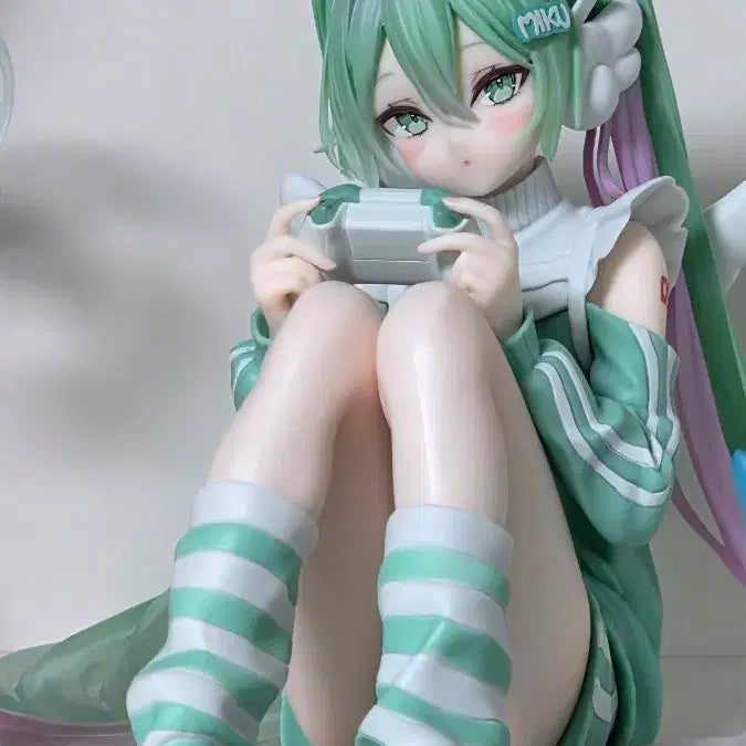 [BUNJANG] Hatsune Miku Holiday Version Unsealed Figure / 홀리데이 미쿠 개봉양품 판매