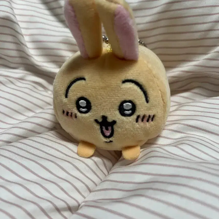 [BUNJANG] Usagi "Monzaki" Doll Keyring Gacha Charm / 먼작귀 우사기 인형 키링 가챠 치이카와 하치와레