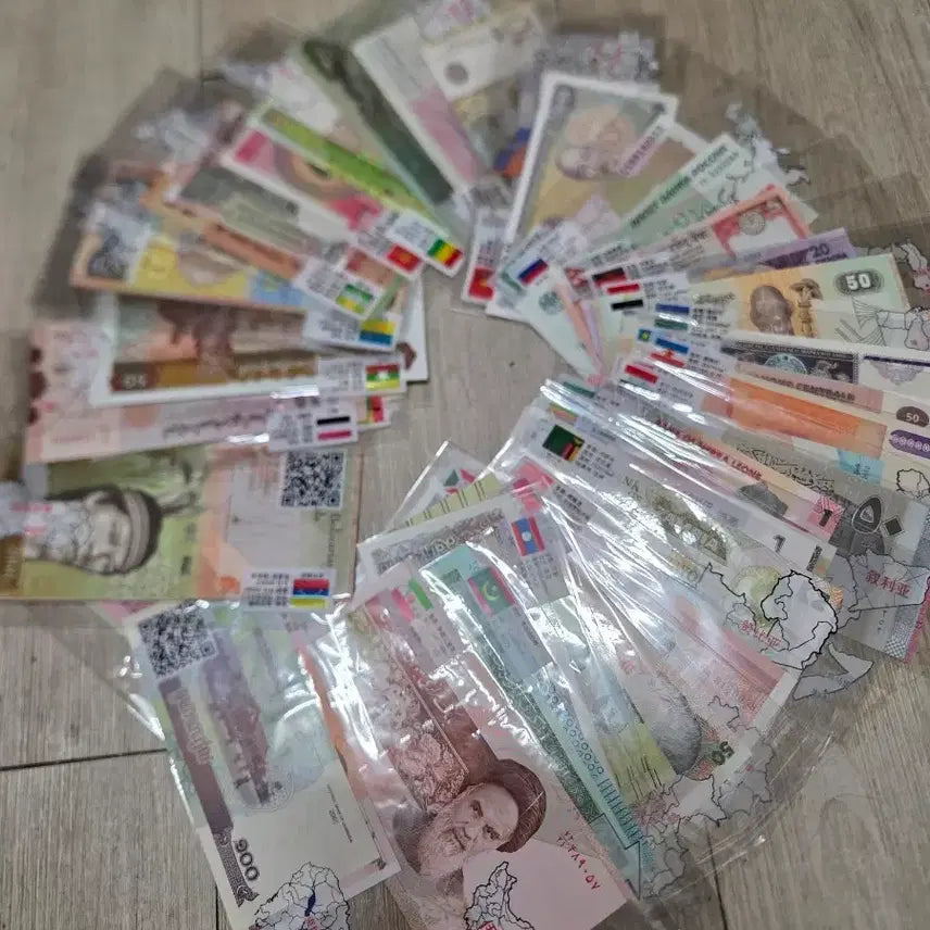 [BUNJANG] Unused World Banknotes - 100 Note Set / 세계화폐 미사용 100매 한세트 가격