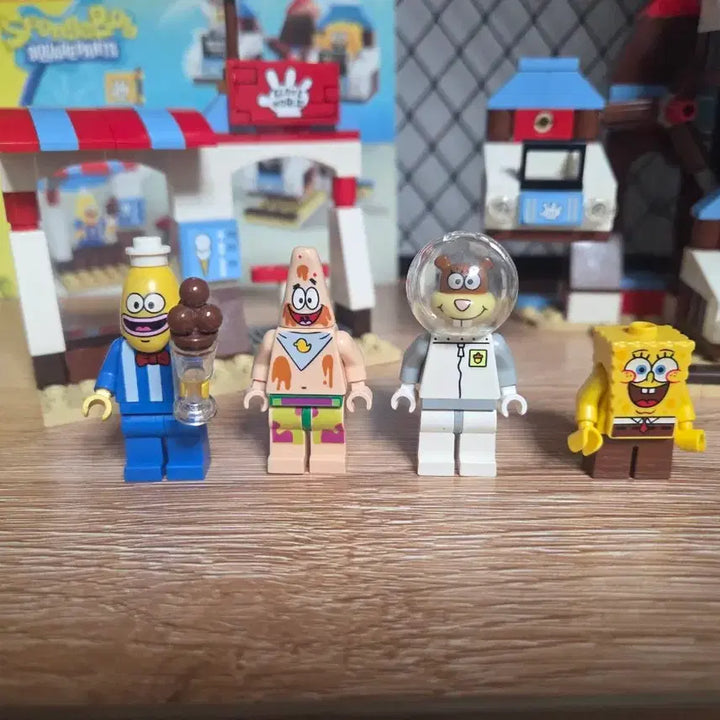 [BUNJANG] Lego 3816 SpongeBob Glove World Playset / 레고 3816 스펀지밥 글로브 놀이공원 팝니다박스x인스o미피o누락없습니다깃발색깔만 다릅니다상태좋습니다 직거래및 택배거래합니다