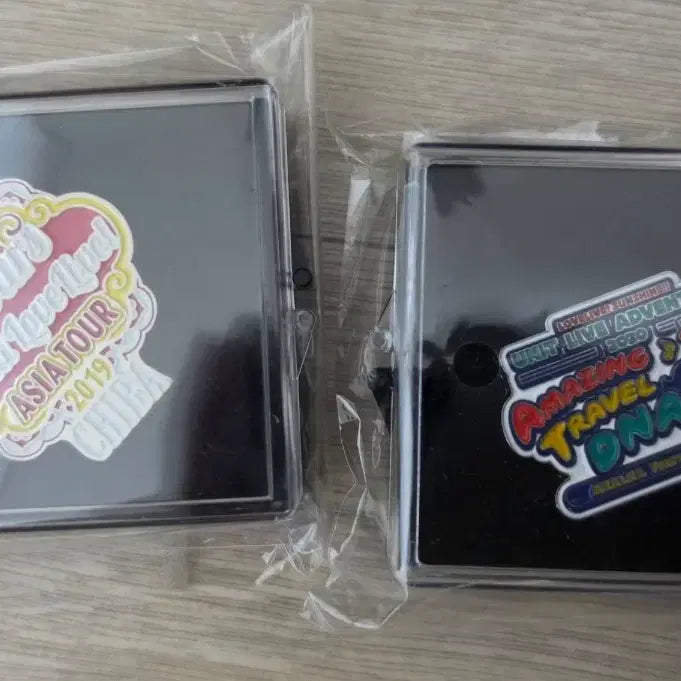 [BUNJANG] Love Live! Sunshine!! Memorial Pins Set (2 Types) / 러브라이브! 선샤인 메모리얼 핀즈 2종