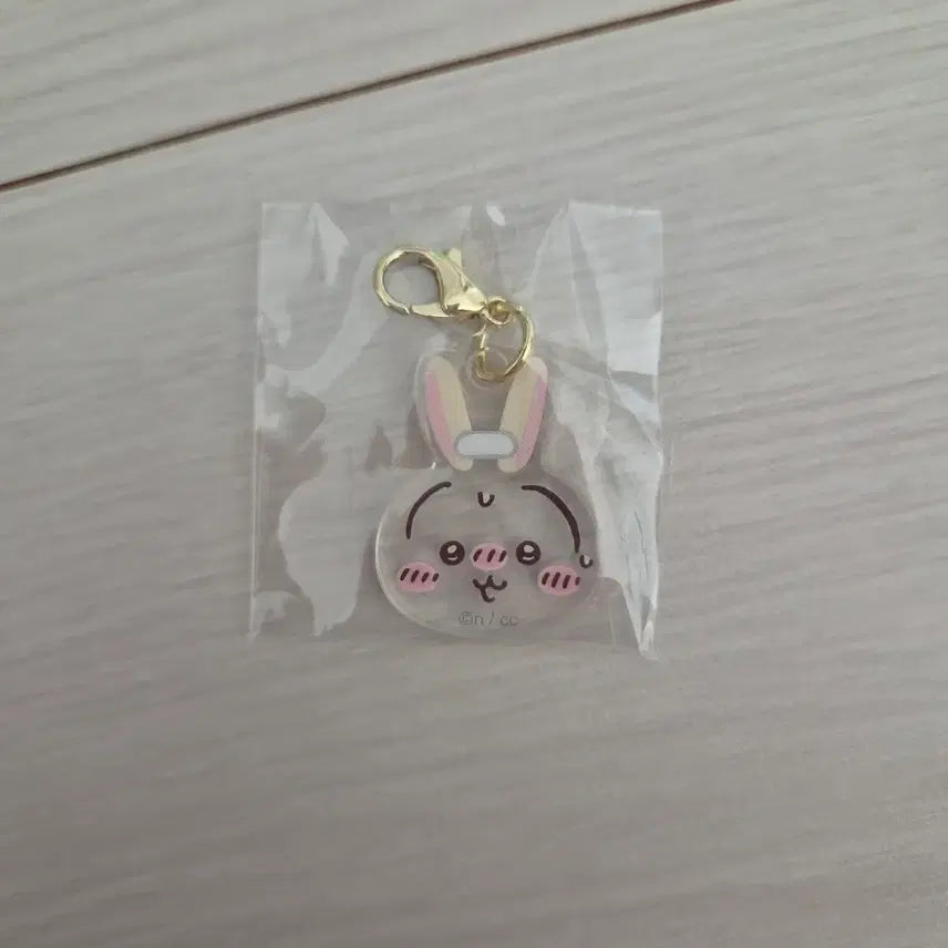 [BUNJANG] Chiikawa Usagi Acrylic Charm / 치이카와 레스토랑 우사기 아크릴챰