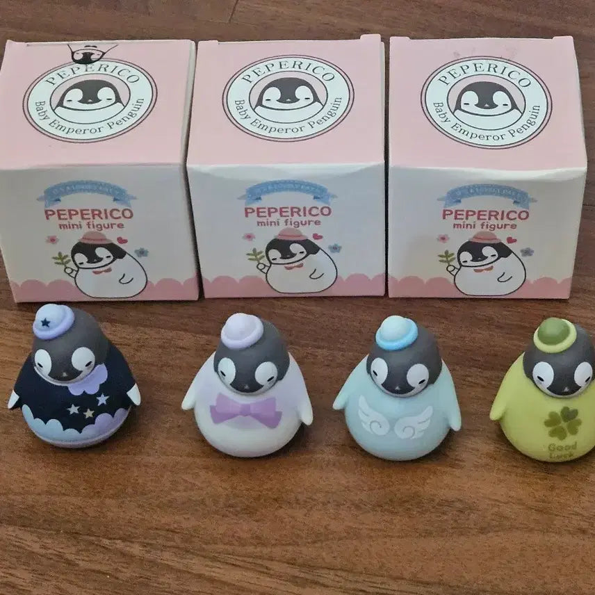 [BUNJANG] Peperico Penguin Mini Figure Set (4 Types) / 페페리코 펭귄 미니 피규어 4종 세트 책상 소품 인형 피규어 데꾸 블라인드박스