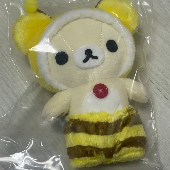 [BUNJANG] Rilakkuma "Those Days" Keychain Random Plush Honeybee Korilakkuma / 리락쿠마 그때 그 시절 키링 랜덤 인형 꿀벌 코리락쿠마