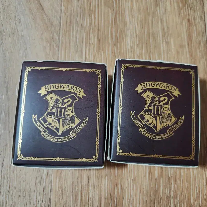 [BUNJANG] Harry Potter Tom Riddle Diary, Time-Turner, and Snitch Badges / 해리포터 뱃지-톰 리들 다이어리,타임터너,스니치 판매합니다.