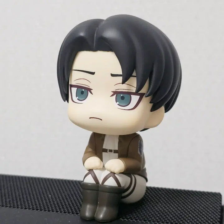 [BUNJANG] Attack on Titan Levi Look Up Figure / 진격의거인 리바이 룩업 피규어
