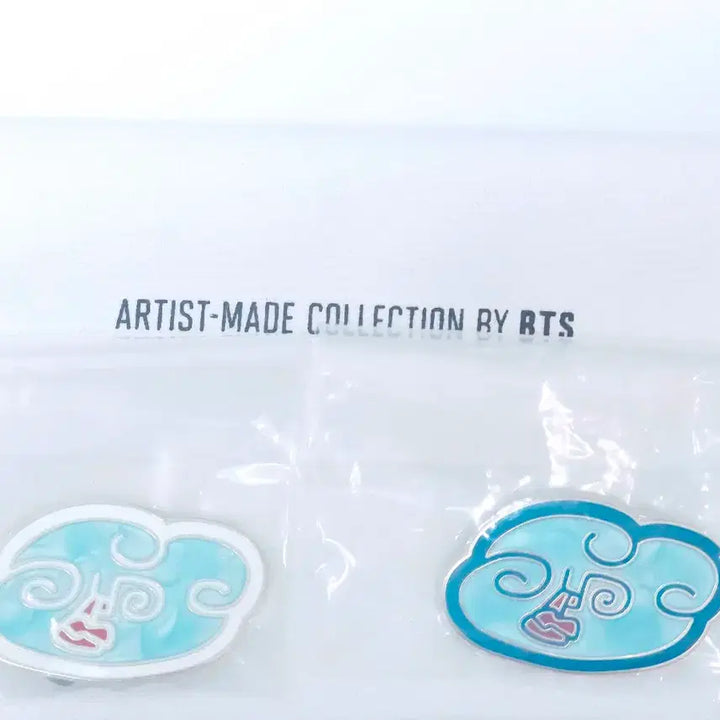[BUNJANG] BTS V Artist-made Collection CLOUD DROPS Brooch Set / 방탄소년단 BTS 뷔 구름 브로치 뱃지 V Artist brooch set CLOUD DROPS