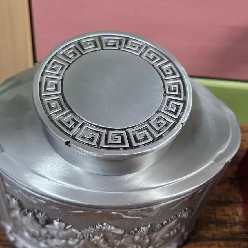 [BUNJANG] Palmadu Pewter Tea Caddy with Dynamic Horse Sculpture / 팔마도 주석 차통
