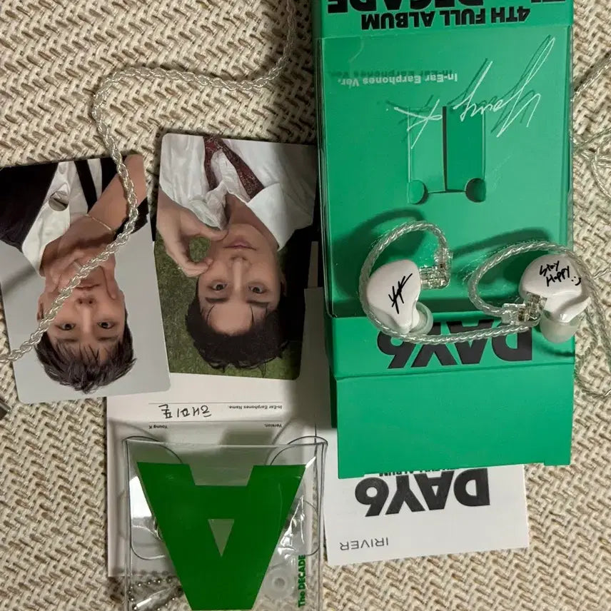 [BUNJANG] Young K In-Ear Monitors (Includes Photocard &amp; All Components) / 영케이 인이어반(포카 포함 모든 구성품 있음)