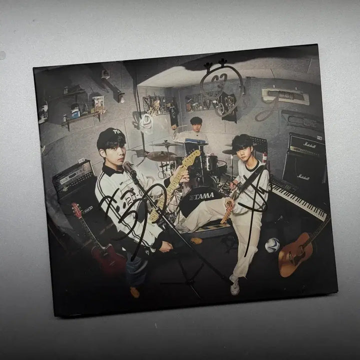 [BUNJANG] Tokai Shining Signed CD / 토카이 shining 싸인 cd