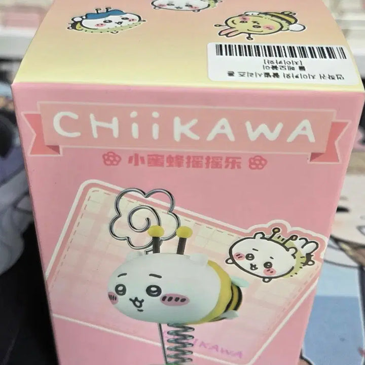 [BUNJANG] Chiikawa &amp; Hachiwara Bee Memo Holder Figure Bundle (Sealed) / (미개봉)치이카와,하치와레 꿀벌 메모꽂이 피규어 일괄