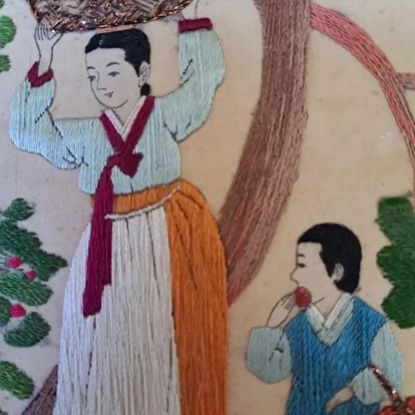 [BUNJANG] Traditional Embroidery Fruit Harvest Artwork / 전통 자수 과일 수확 그림
