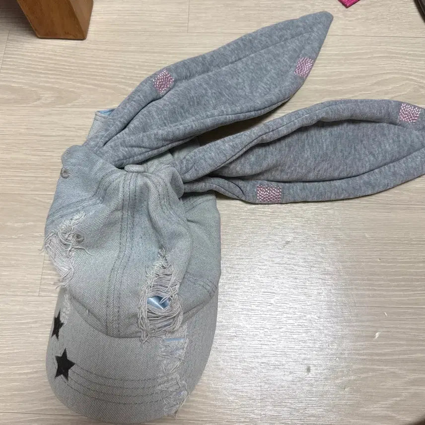 [BUNJANG] NewJeans OMG Rabbit Ear Hat Denim / 판매)뉴진스 omg 오엠쥐 토끼 귀 모자 캡 데님