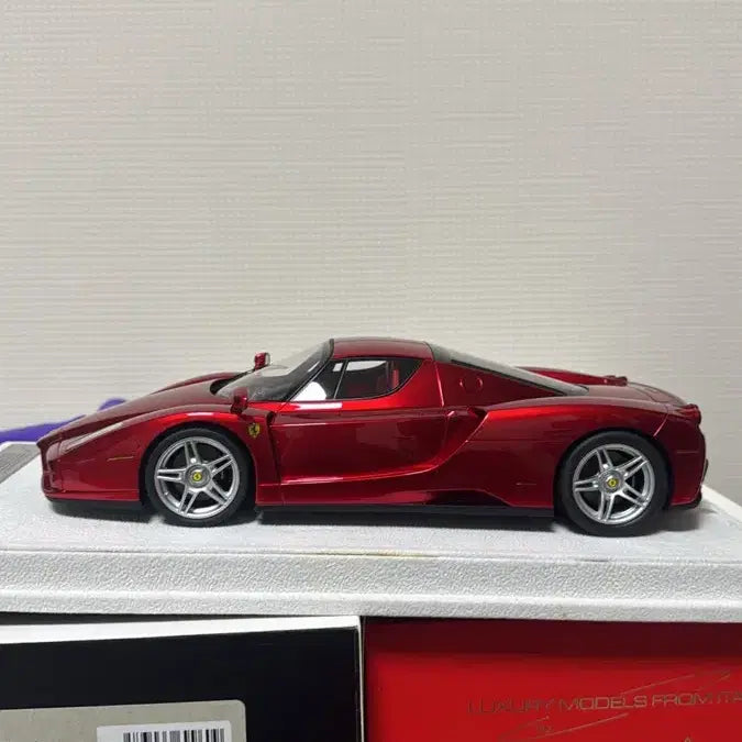 [BUNJANG] GAVIN Enzo Resin 1:18 Scale Model / 1:18 GAVIN 엔초 레진