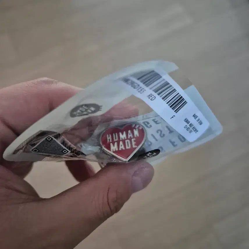 [BUNJANG] Human Made Heart Badge Red / 휴먼메이드 하트 뱃지 레드