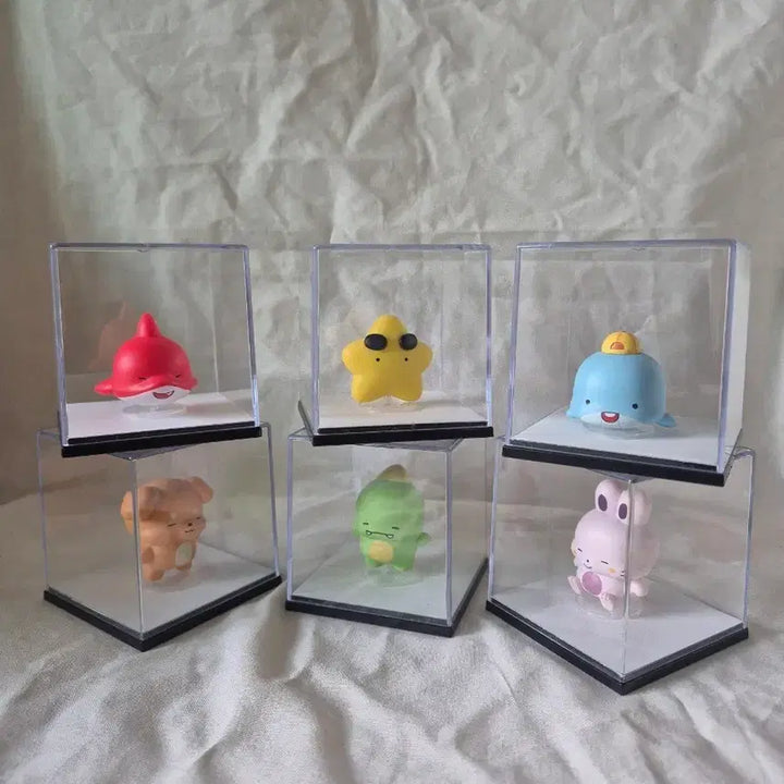 [BUNJANG] Pixelie Figure Bundle Set with Display Case Service / 픽셀리 피규어 일괄 + 장식장 서비스 :)