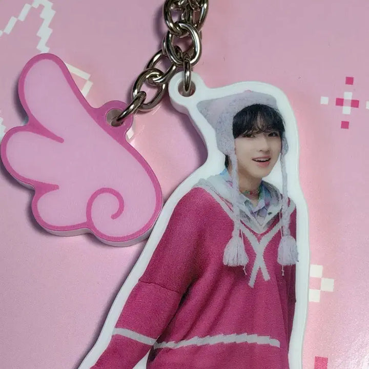 [BUNJANG] NCT WISH Sakuya Wing Keychain / 엔시티위시 사쿠야 로그인 일투 날개키링 / 사쿠야 날개키링