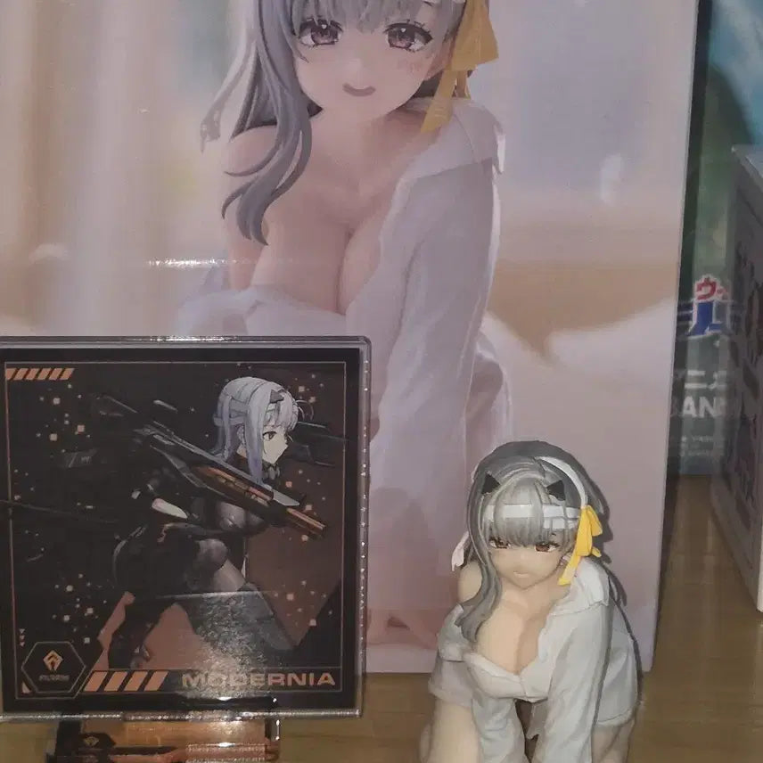 [BUNJANG] Nier: Automata Modrania Figure &amp; Acrylic Stand Bundle Set / 일괄) 니케 모더니아 피규어, 아크릴 스텐드 팝니다