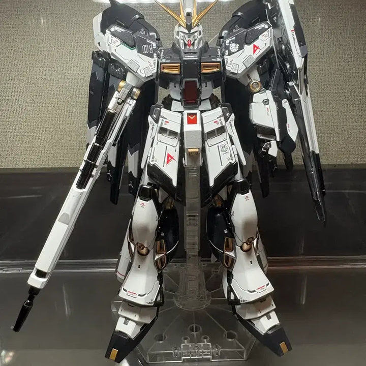 [BUNJANG] RG Hi-Nu Gundam Custom Painted Model / Rg 하이뉴건담 도색작
