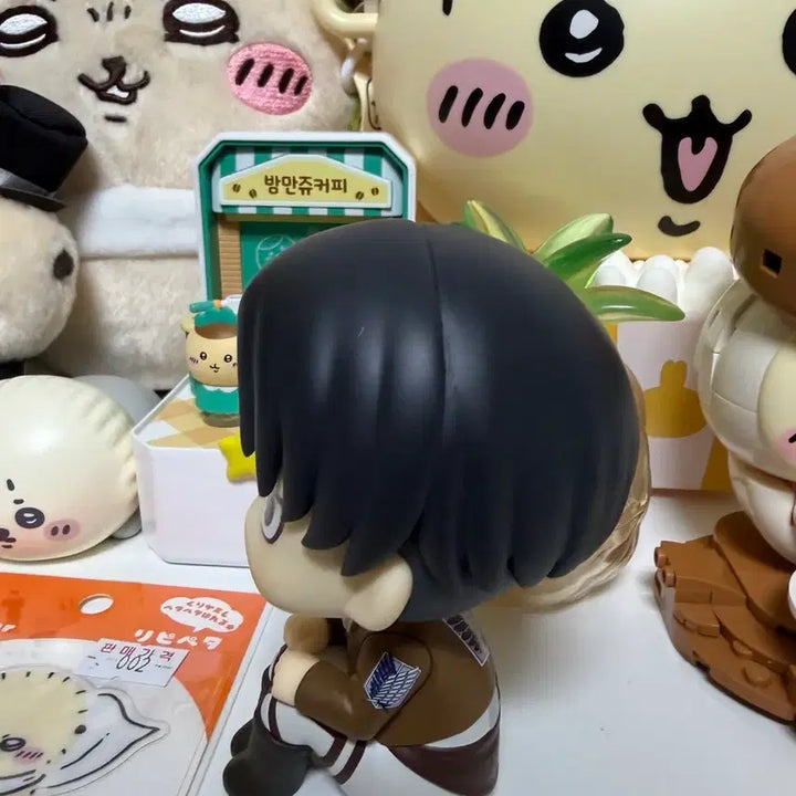 [BUNJANG] Attack on Titan Levi Look Up Figure / 진격의거인 리바이 룩업