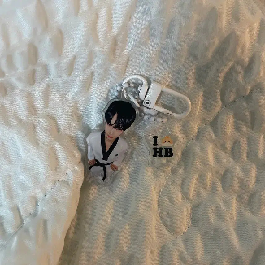 [BUNJANG] Sung Hanbin Keting Keychain / 성한빈 키링 양도해요!